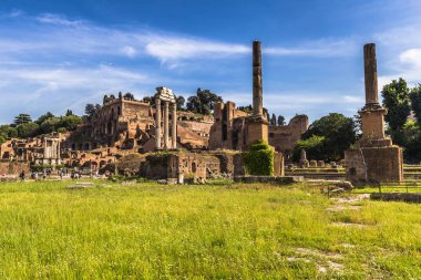 28 Mayıs 2016: Ayağı eski Forum, Roma kalıntıları arasında
