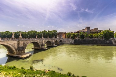 28 Mayıs 2016: Tiber Nehri, Roma yukarıda gökyüzü