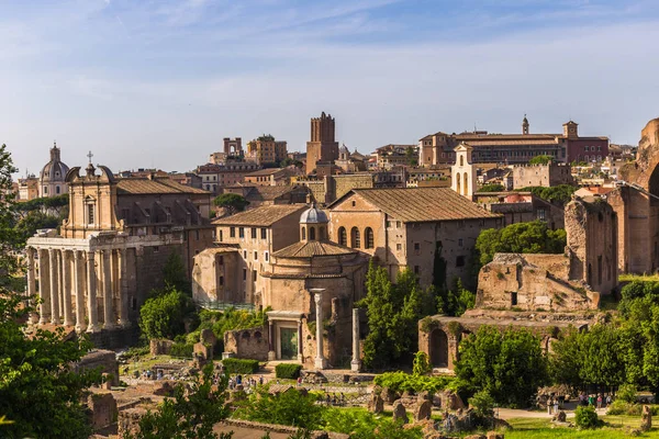 28 de mayo de 2016: Panorama del antiguo Foro, Roma — Foto de Stock