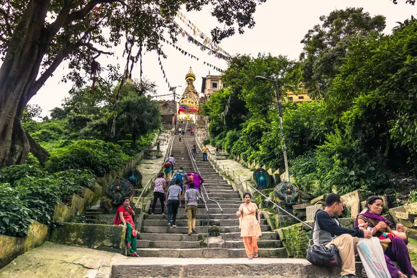 2014 年 8 月 19 日-在加德满都，Ne 猴庙入口处 — 图库照片