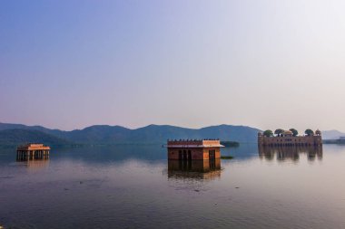 04 Kasım 2014: Göl Sarayı Jaipur, Hindistan Panoraması