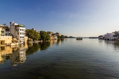 07 Kasım 2014: Panorama PICHOLA lake Udaipur, Hindistan