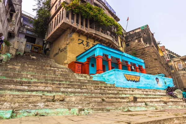 31 Ekim 2014: Merdivenlerden birinin Ghats Varanasi, Hindistan — Stok fotoğraf