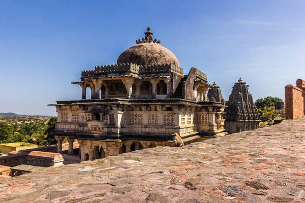 08 de novembro de 2014: Templo hindu em Kumbhalgarh Fort, Índia — Fotografia de Stock