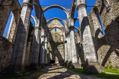 Visby, Gotland - 15 Mayıs 2015: Gotland Ruins of Sankta Karin kilisede