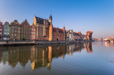 28 Ocak 2017: Gdansk, Polonya eski şehirde tarihi vinç