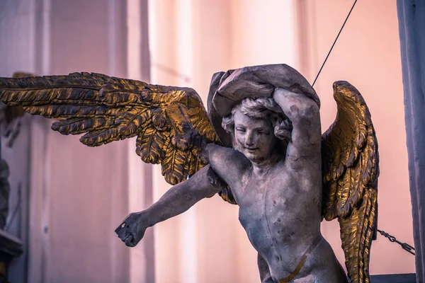 28 de enero de 2017: Ángel dentro de la catedral de Santa María en Gdansk , —  Fotos de Stock