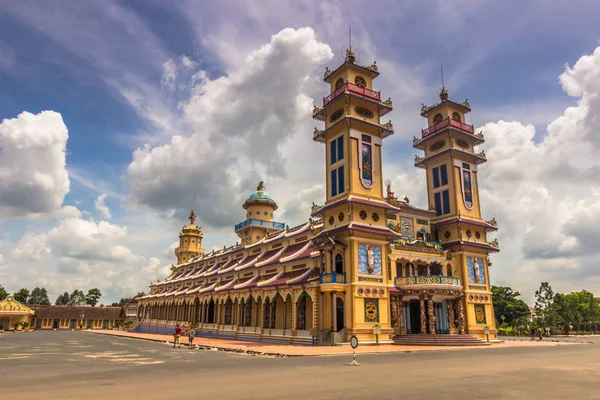 October 05, 2014 - Temple of Cao Dai, Vietnam — Stock Photo, Image