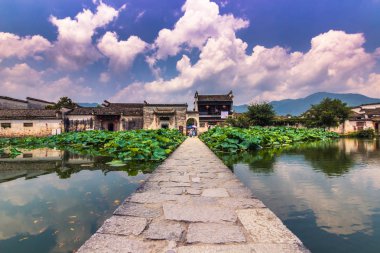 Hongcun, Çin - 28 Temmuz 2014: Hongcun eski giriş