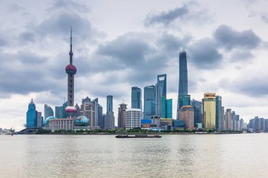 Shanghai, Çin - 25 Temmuz 2014: Pudong District, Shanghai, Panorama