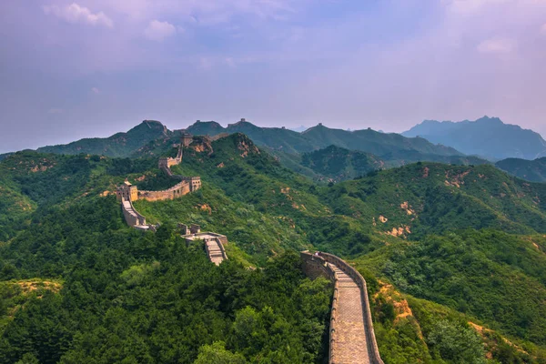 China - 19 de julio de 2014: Panorama de la Gran Muralla China en Jinshanling — Foto de Stock