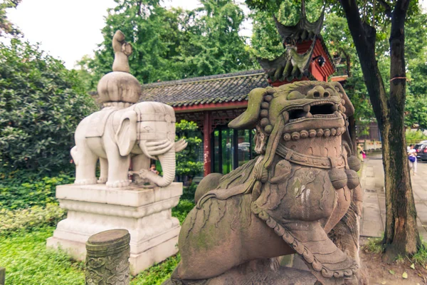 Chengdu, China - AAugust 08, 2014: Elephant Statue in Iron Pagoda Park in Chengdu, China — Stock Photo, Image