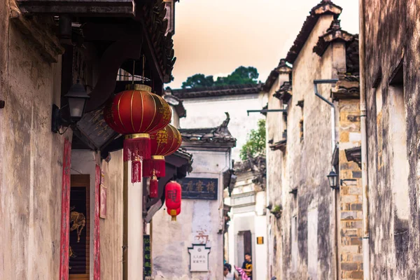 Hongcun, China - juli 28, 2014: Straten van de oude stad van Hongcun — Stockfoto