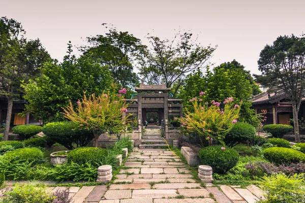 Xi'an, China - July 23, 2014: Gardens of the Great Mosque of Xi'an — Stock Photo, Image