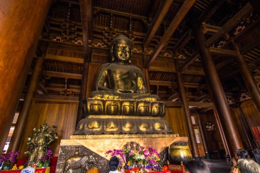 Shanghai, Çin - 27 Temmuz 2014: Budist heykeller Jing'an Temple Şanghay '