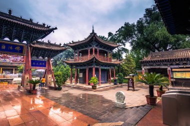 Zhangye, Çin - 03 Ağustos 2014: Budist tapınağı Zhangye, Çin