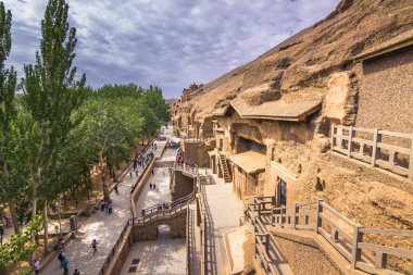 Dunhuang, Çin - 05 Ağustos 2014: Unesco Dunhuang, Çin'de karmaşık Mogao mağaraları