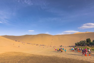 Dunhuang, Çin - 06 Ağustos 2014: Hilal Gölü vaha Du