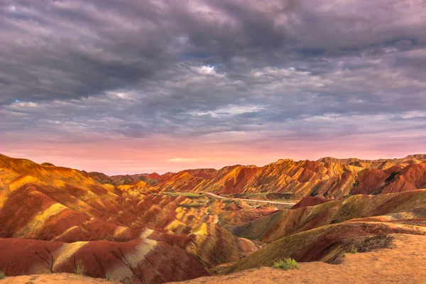 Zhangye Čína Srpna 2014 Duhové Hory Danxia Krajiny Zhangye Čína — Stock fotografie