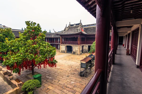Zhujiajiao, Cina - 26 luglio 2014: Tempio taoista di Zhujiajiao — Foto Stock