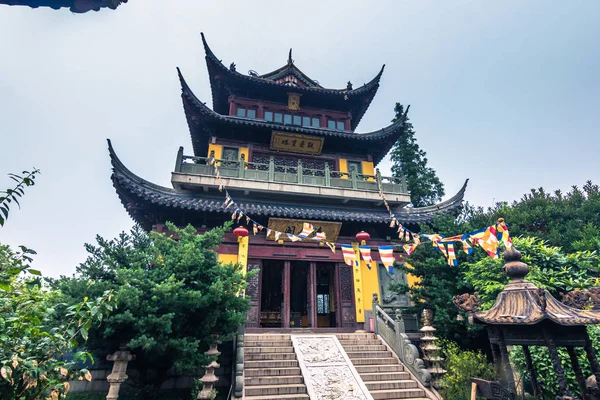 Zhujiajiao, China - July 26, 2014: Temple in Zhujiajiao village — Stock Photo, Image