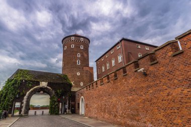 Krakow, Polonya - 12 Mayıs 2016: Wawel Kalesi eski şehir