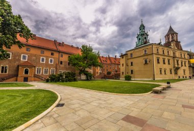 Krakow, Polonya - 12 Mayıs 2016: İçinde Wawel Kalesi Krakow, Polonya'nın eski şehir