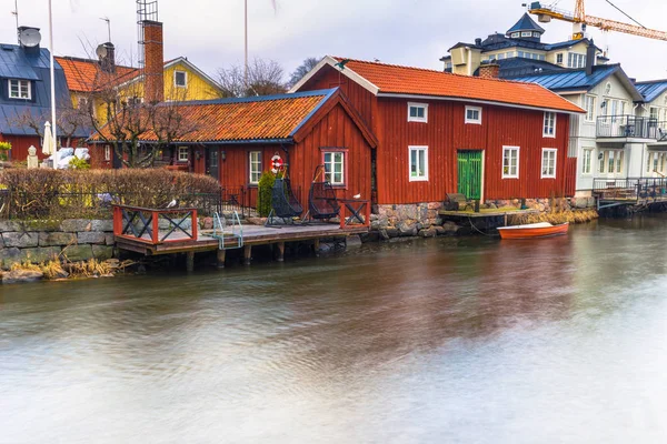 Norrtalje Suecia - 1 de abril de 2017: Casco antiguo de Norrtalje, Suecia — Foto de Stock