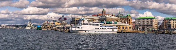 Goteborg, Svezia - 14 aprile 2017: Panorama del porto di Goteborg — Foto Stock