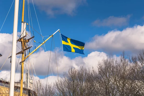 Gothenburg, Švédsko - 14. dubna 2017: Vlajka Švédska v Göteborgu — Stock fotografie