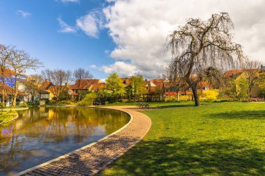 Odense, Danimarka - 29 Nisan 2017: Hans Christian Andersen Müzesi bahçesinde
