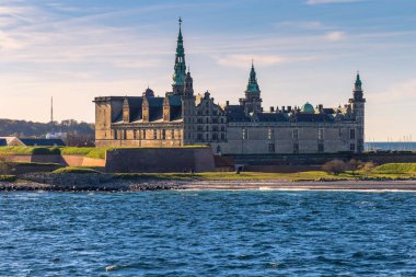Helsingor, Danimarka - 01 Mayıs 2017: Kronborg Kalesi'ne Helsingor içinde