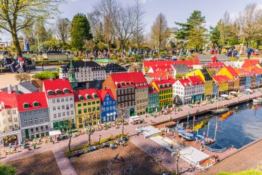 Bilund, Danimarka - 30 Nisan 2017: Minyatür Legoland, Bilund içinde