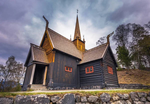 Lillehammer, Noruega - 13 de maio de 2017: Igreja Garmo Stave em Lillehammer — Fotografia de Stock