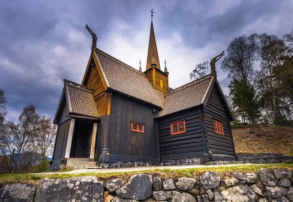 Lillehammer, Noruega - 13 de maio de 2017: Igreja Garmo Stave em Lillehammer — Fotografia de Stock