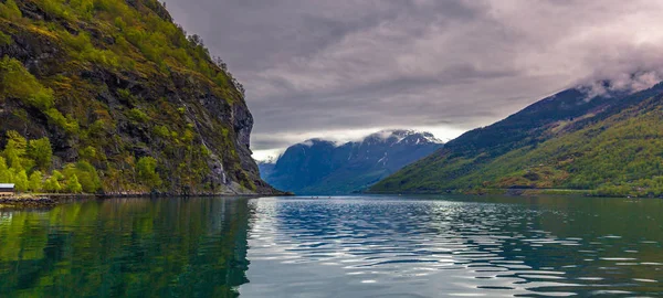 Flam, Noruega - 14 de mayo de 2017: Paisaje natural de Flam, Noruega — Foto de Stock