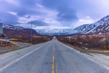 Oppland, Norveç - 14 Mayıs 2017: Oppland donmuş manzara