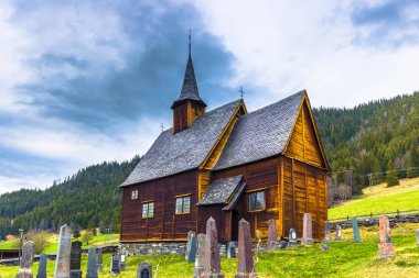 Lomen, Norveç - 13 Mayıs 2017: Çıta Lomen Kilisesi, Norveç