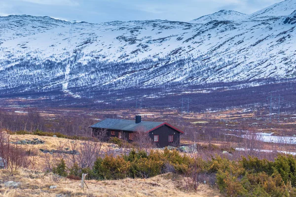 Oppland, Norveç - 14 Mayıs 2017: Oppland donmuş manzara