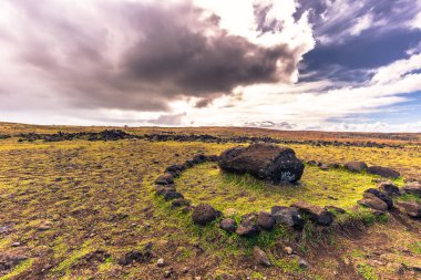 Ahu Akahanga, Paskalya Adası - 10 Temmuz 2017: Ahu Ak peyzaj