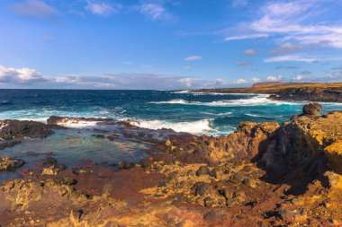 Ahu Akahanga, Paskalya Adası - 10 Temmuz 2017: Ahu Ak peyzaj