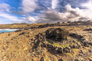 Ahu Akahanga, Paskalya Adası - 10 Temmuz 2017: Ahu Ak peyzaj