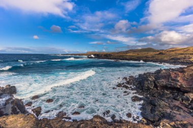 Ahu Akahanga, Paskalya Adası - 10 Temmuz 2017: Ahu Ak peyzaj
