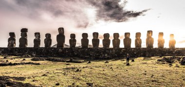 Ahu Tongariki, Paskalya Adası - 10 Temmuz 2017: Tongariki Moai altar
