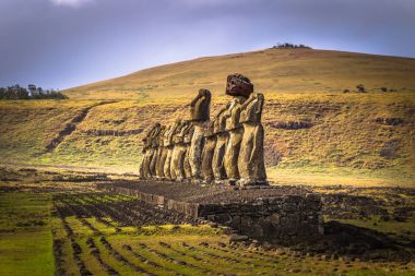 Ahu Tongariki, Paskalya Adası - 10 Temmuz 2017: Tongariki Moai altar