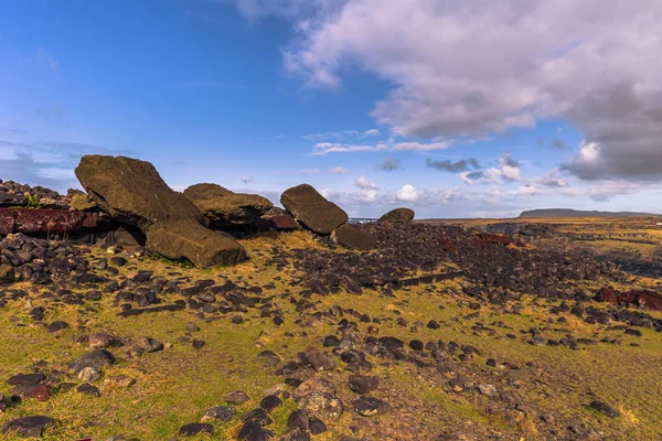 Ahu Akahanga, Paskalya Adası - 10 Temmuz 2017: Ahu Ak peyzaj