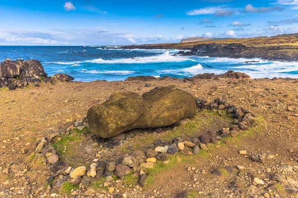 Ahu Akahanga, Paskalya Adası - 10 Temmuz 2017: Ahu Ak peyzaj