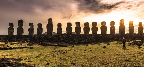 Ahu Tongariki, Paskalya Adası - 10 Temmuz 2017: Tong Moai altar