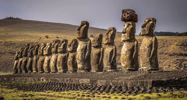 Ahu tongariki, Osterinsel - 10. Juli 2017: Moai-Altar von tongariki — Stockfoto