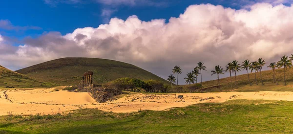 Anakena beach, Paskalya Adası - 10 Temmuz 2017: Anakena manzara